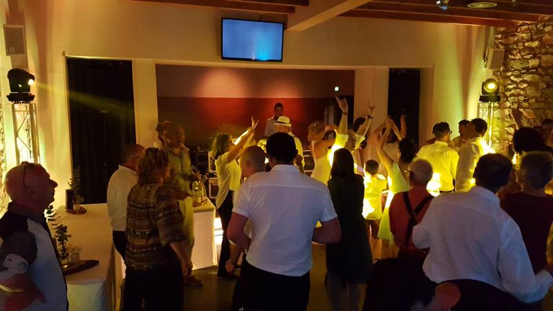 Animation soirée de mariage prestige à Roanne 42300, Loire, Rhône, Saone et Loire, l'Ain, Rhone Alpes, et partout en france