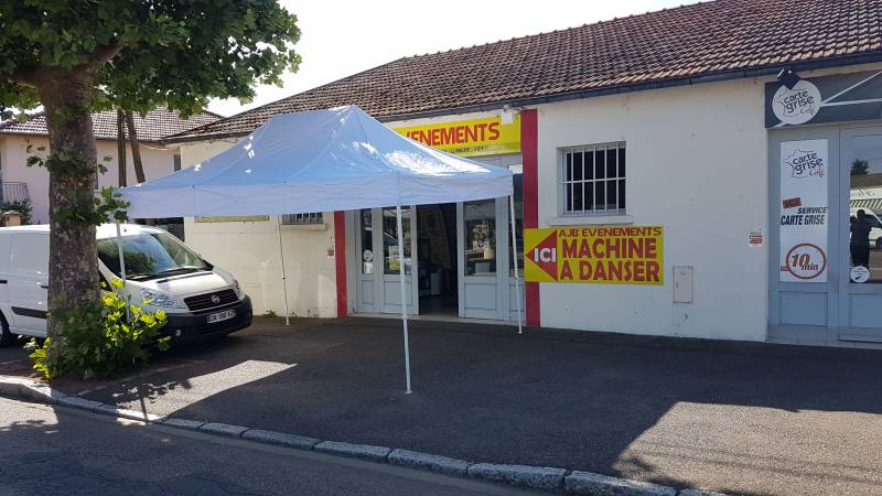 Location Chapiteau et Tente de Réception à Roanne 42 Loire : Pagode auto pliante 12m² : 4X3m