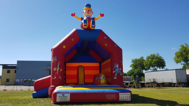 location structures gonflables à roanne (42)