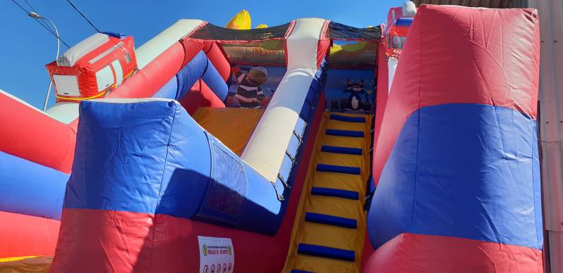 Louer toboggan gonflable pas cher à pour enfant à La clayette ( 71)